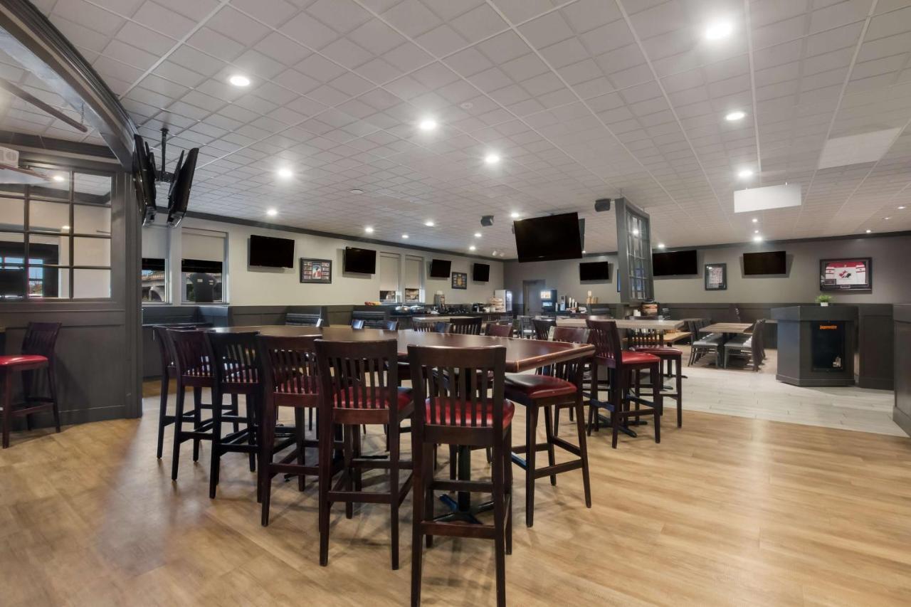 Western St Catharines & Conference Centre Hotel